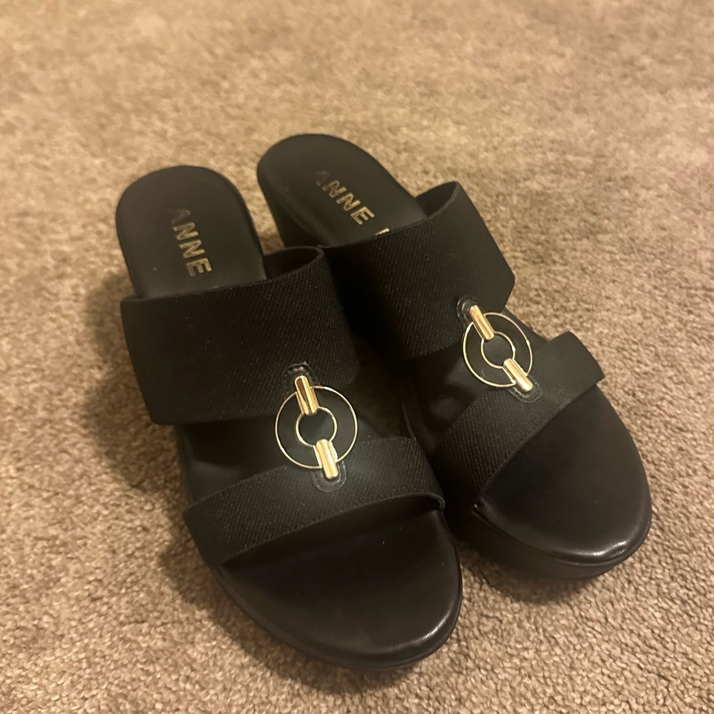 Anne Klein Wedge Sandals - Black and Gold - 8